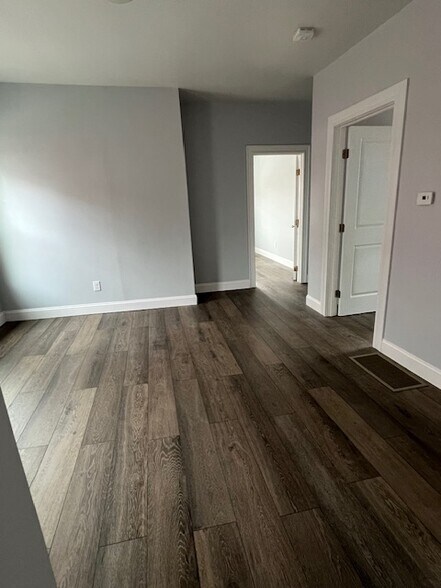 Living room - 635 Broadway St