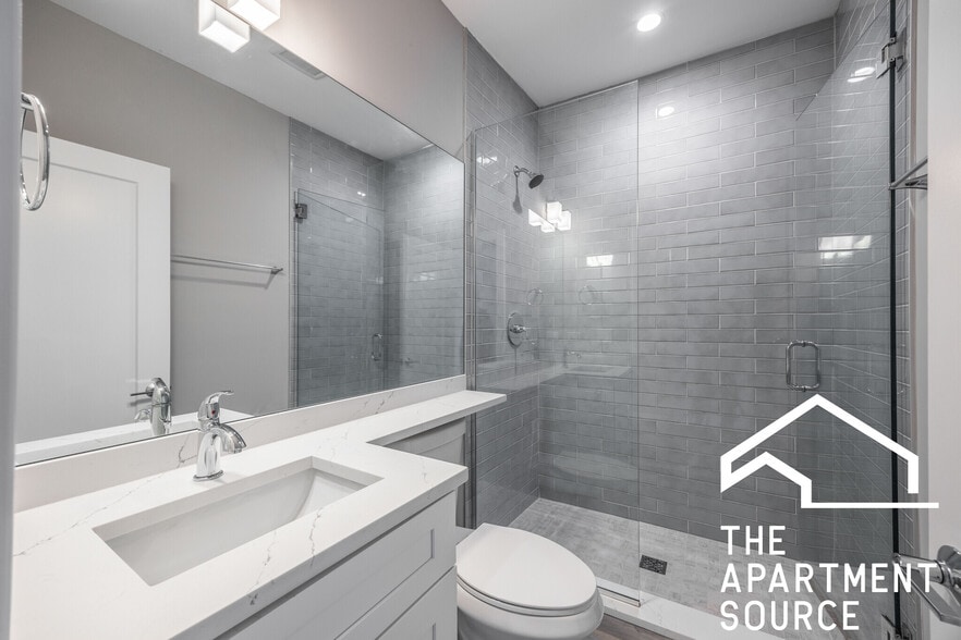 Building Photo - 3925 N Janssen Ave