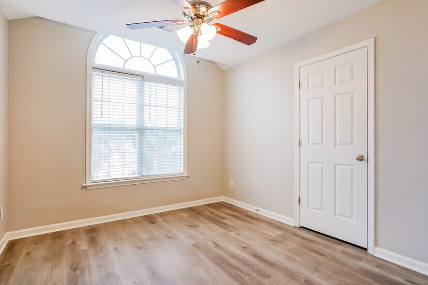 Building Photo - 343 Victor Ct