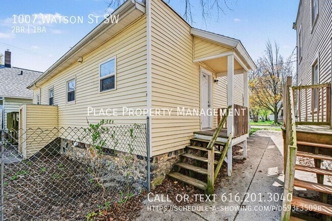 Building Photo - 1007 Watson St SW