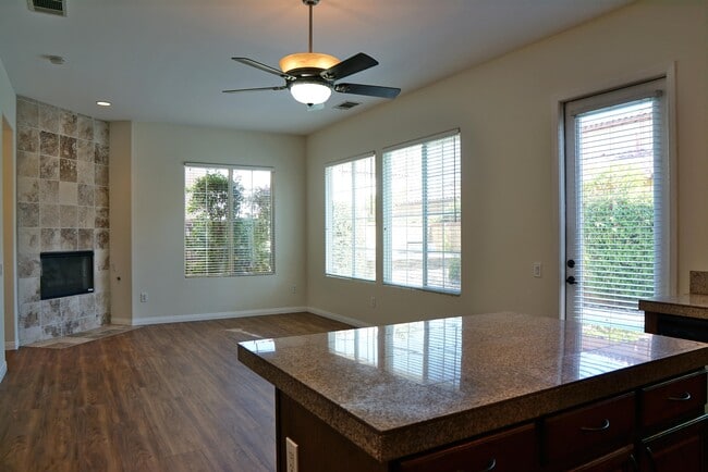 Building Photo - 1816 Pintura Cir W