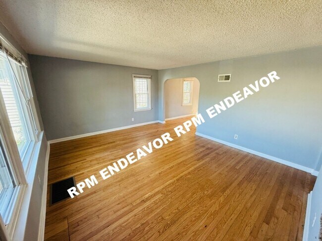 Building Photo - Section 8 Accepted! Spacious 4-Bedroom Hom...