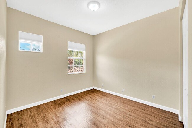 Building Photo - 8035 NW 127th Ln