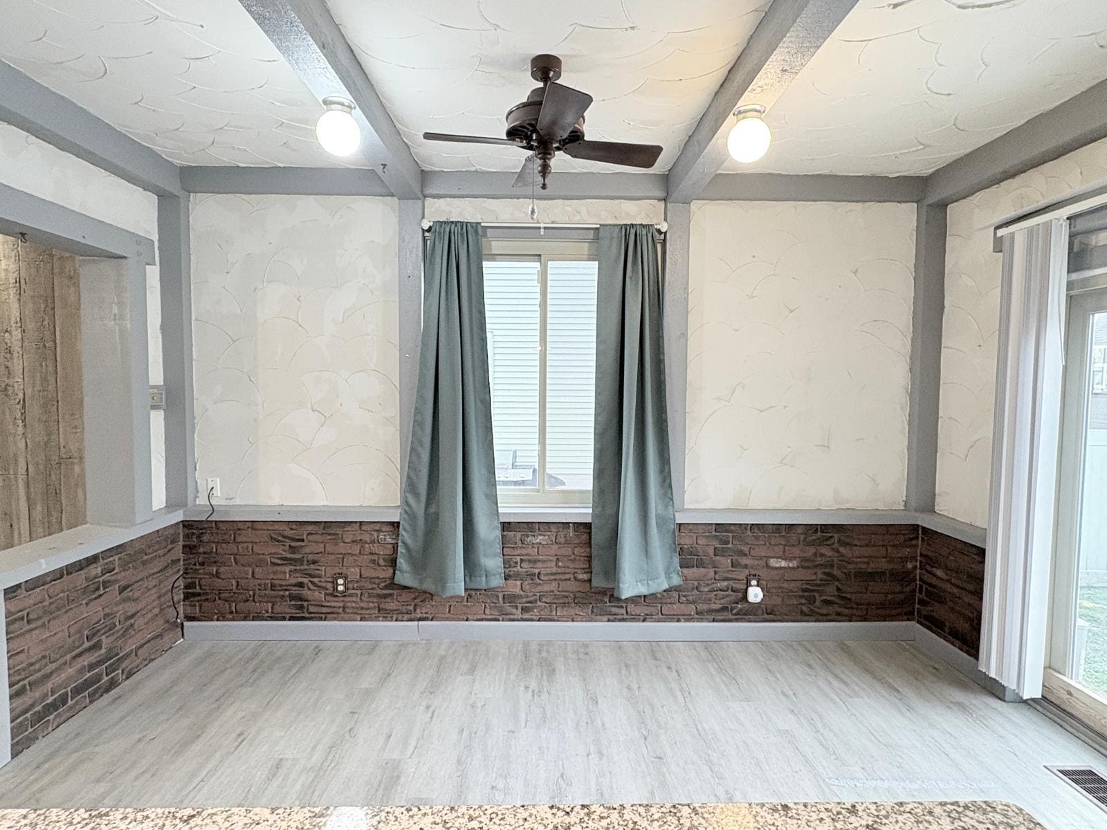 Building Photo - 3627 Hazelhurst Ave