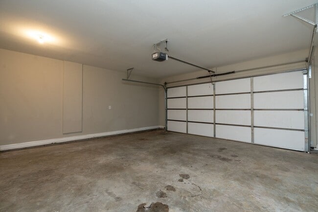Building Photo - 1325 Shockey Dr