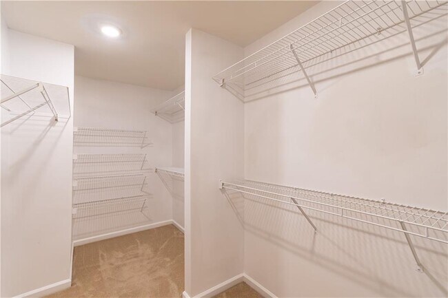 Building Photo - 651 Briarleigh Way