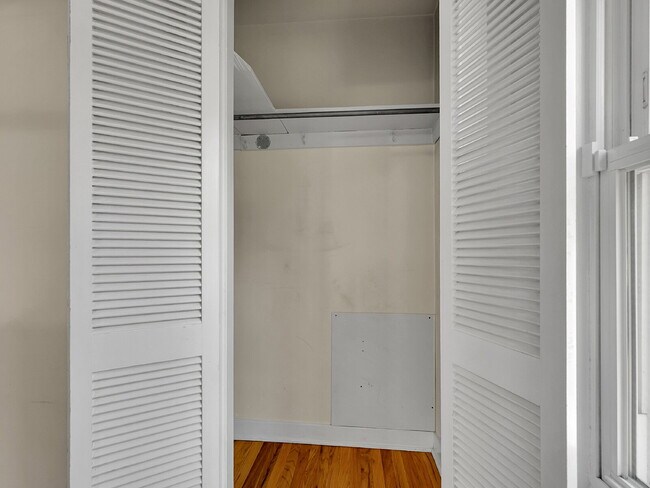 Building Photo - $2,295.00, 1 Bed, 1 Bath Home in Denver