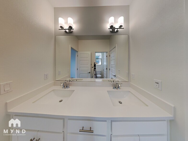 Building Photo - 10564 Trill Wy