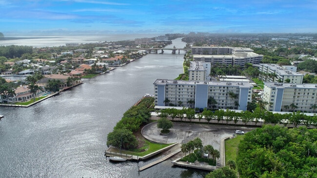 Building Photo - 1 Harbourside Dr