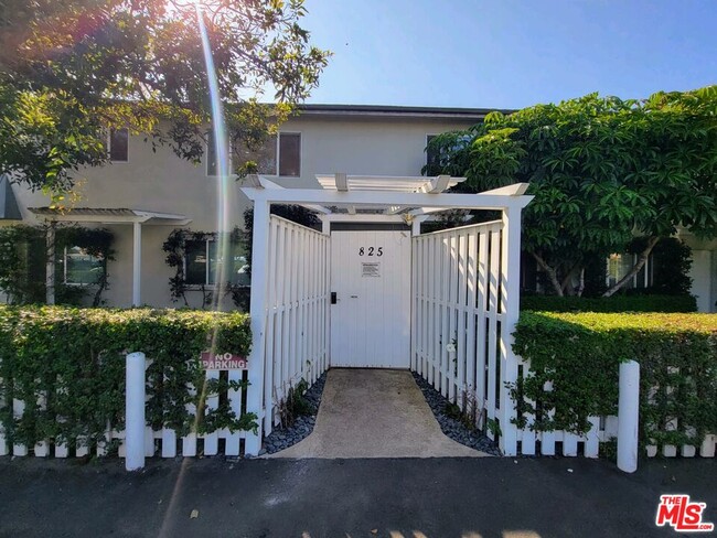 Building Photo - 825 Broadway St