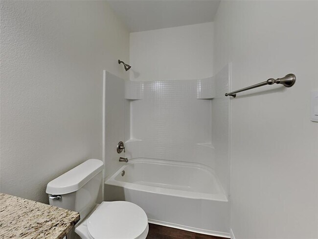 Building Photo - 2037 Vanamen Ct