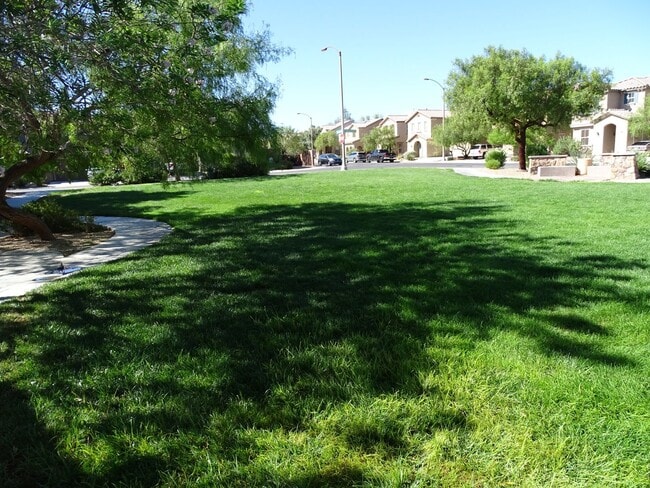 Building Photo - Mountains Edge 3 Bedroom and Loft Home