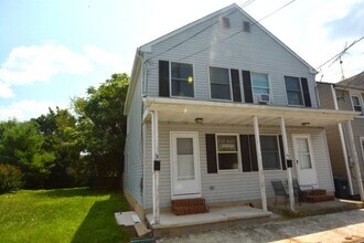 Building Photo - **Beautifully Updated 2-Bedroom Twin Home ...