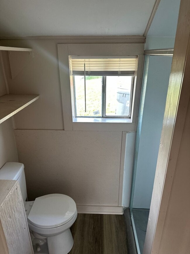 Building Photo - 1 Bedroom, 1 Full Bathroom House - Within walking distance of Downtown Springdale