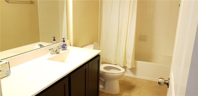 Building Photo - 16405 Pienza Dr