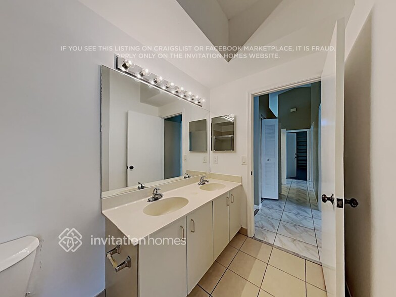 Building Photo - 6408 Lansdowne Cir