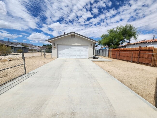 Building Photo - Great Home Close to Downtown **$150 off 1st Month Rent Move In Special**