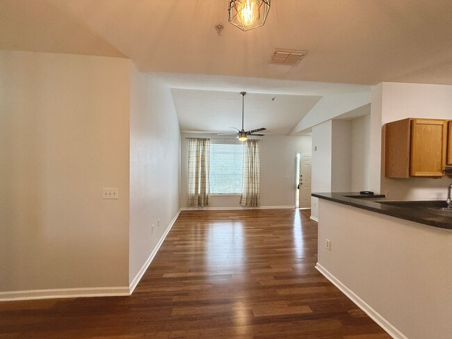 Building Photo - 3Bed/2Bath Condo for Rent in The Palms of ...