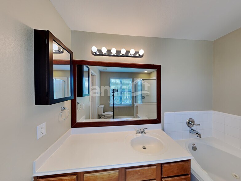 Building Photo - 8034 Singing Sonnet Ln
