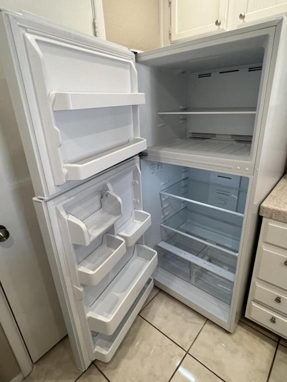 Building Photo - 7570 W Flamingo Rd