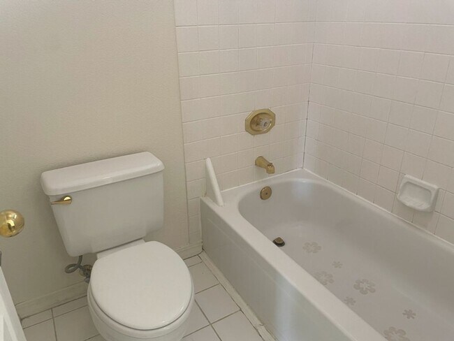 Building Photo - South Reno Three Bedroom Home with Land...