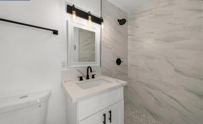 Building Photo - 2472 Calle Tortuosa