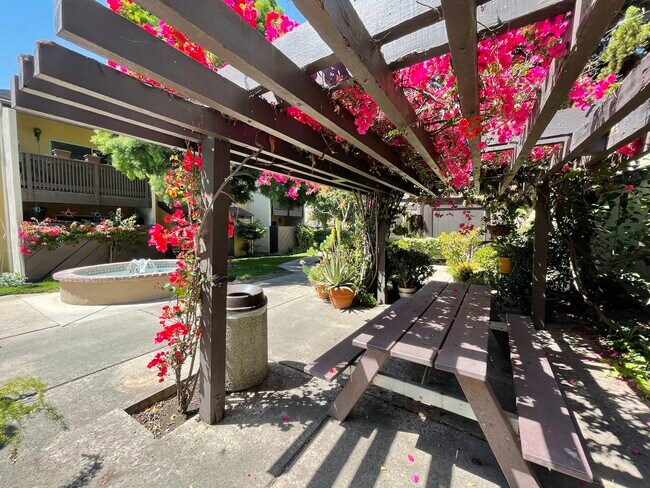 Building Photo - 7962 Mission Center Ct