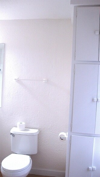 Building Photo - 18311 Redbud Ln