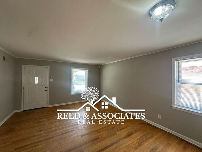 Building Photo - Spacious 4 Bedroom with Large Backyard!