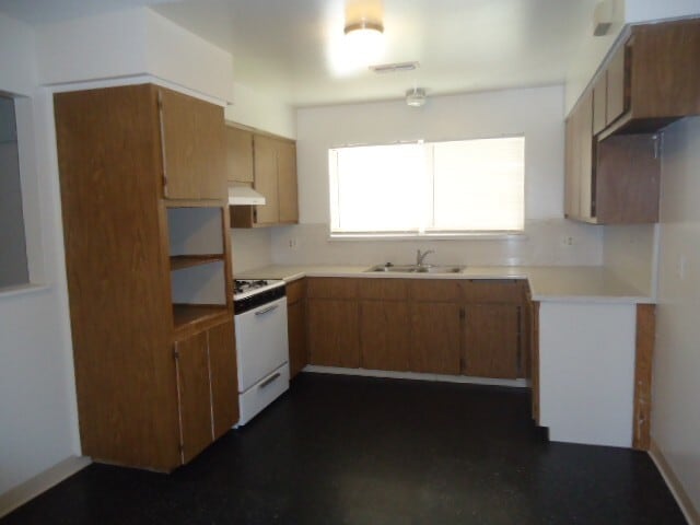 Building Photo - Clean 3 Bedroom 2 Bath Home