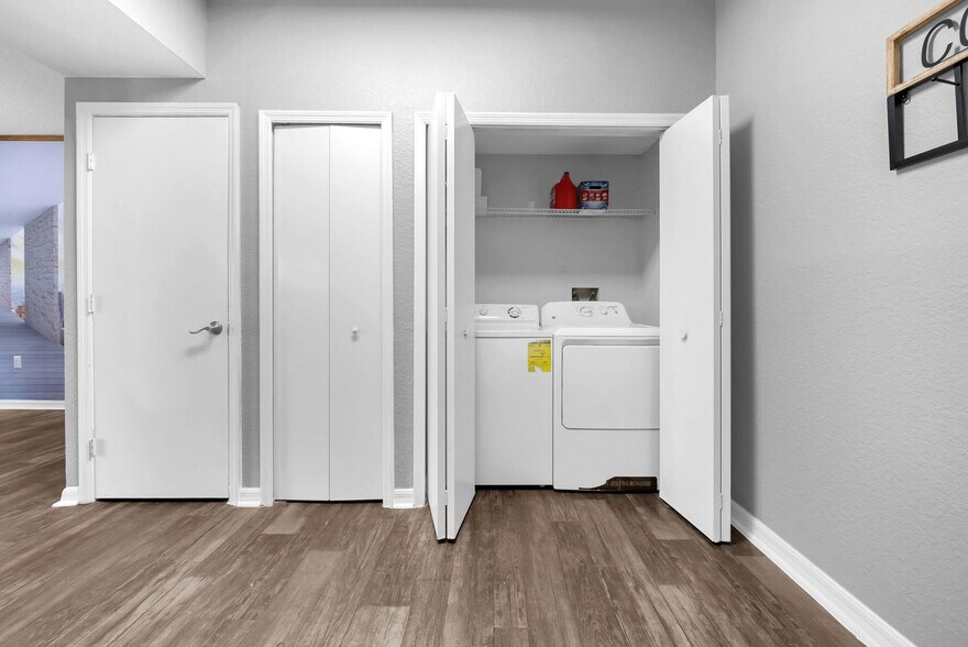 Building Photo - 7628 Southern Brook Bend