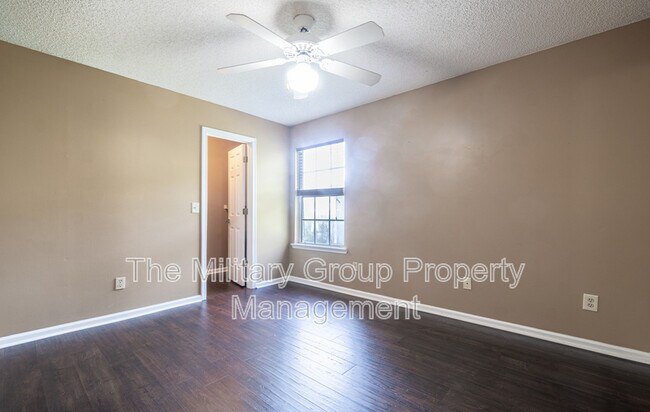 Building Photo - 12565 Long Lake Ct