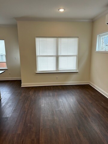 Building Photo - 5546 Stream Ln