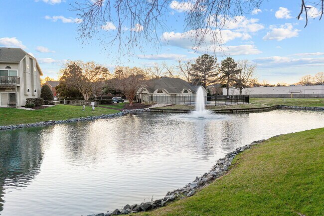 Building Photo - 459 E Lake Cir