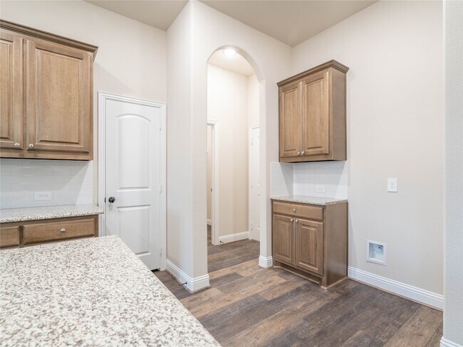 Building Photo - 312 Delaford Dr