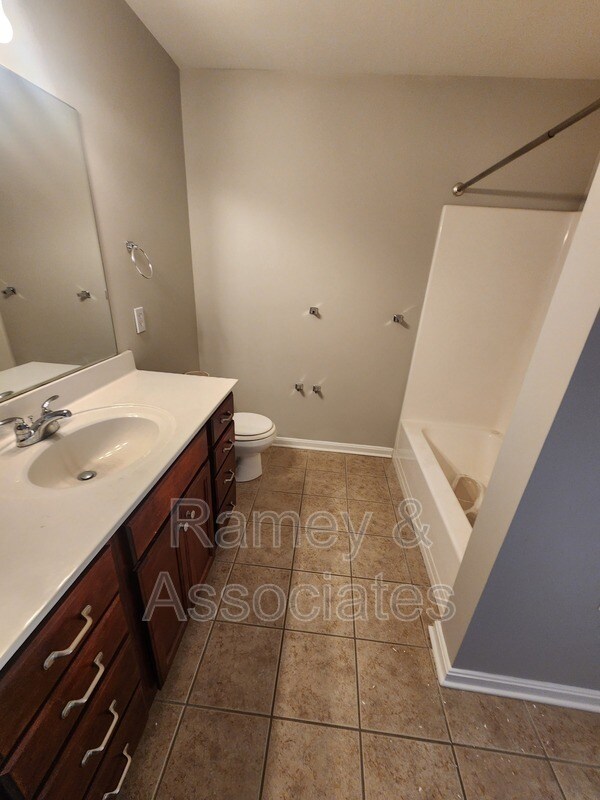 Building Photo - 3802 Falcon Crest Dr