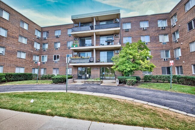 Primary Photo - 9445 Kenton Ave