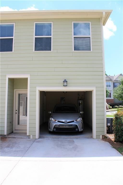 Building Photo - 810 Riverdance Dr