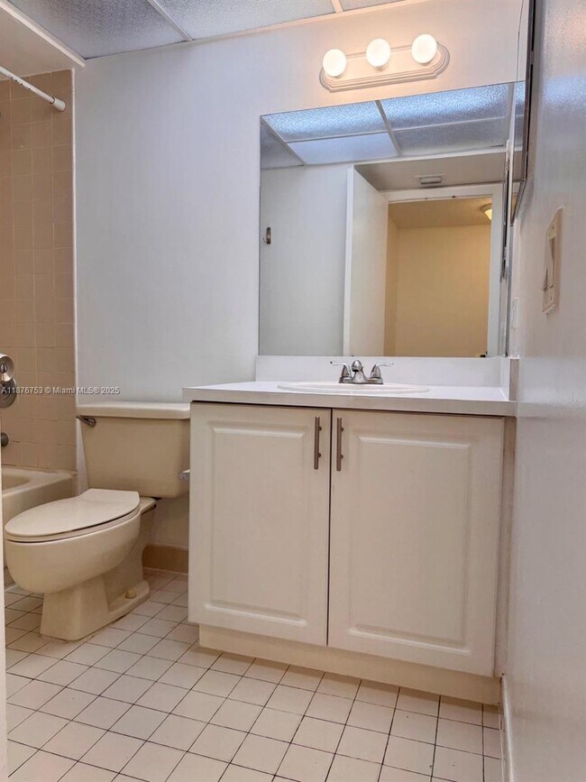Building Photo - 8100 Geneva Ct