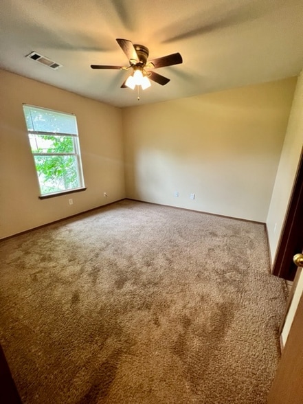 Building Photo - 309 E Asher Ct