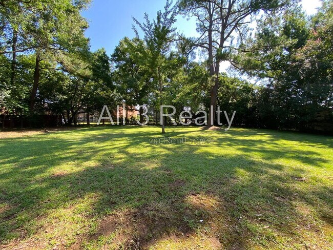 Building Photo - 306 Oakwild Dr