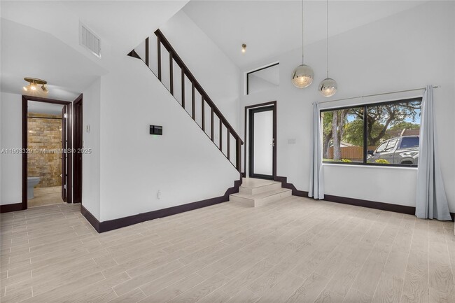 Building Photo - 11335 SW 74th Ln