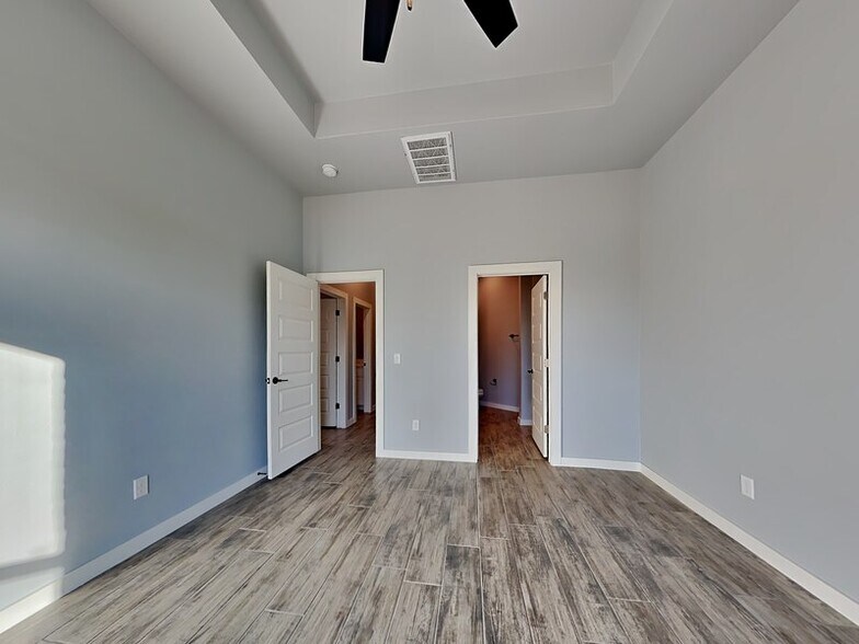 Building Photo - 312 W 3rd St