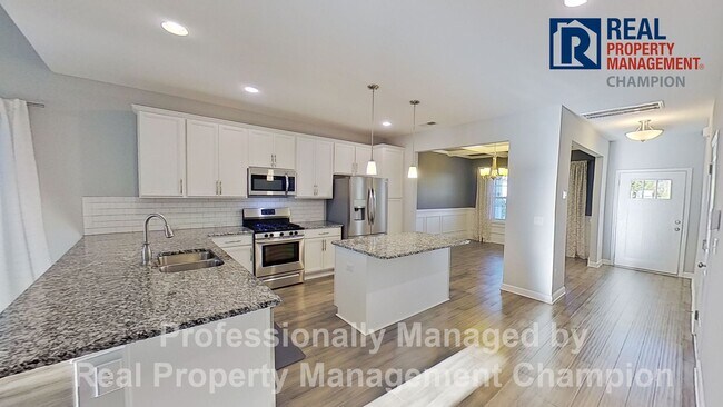 Building Photo - Former Model Home in Popular Grayson Park