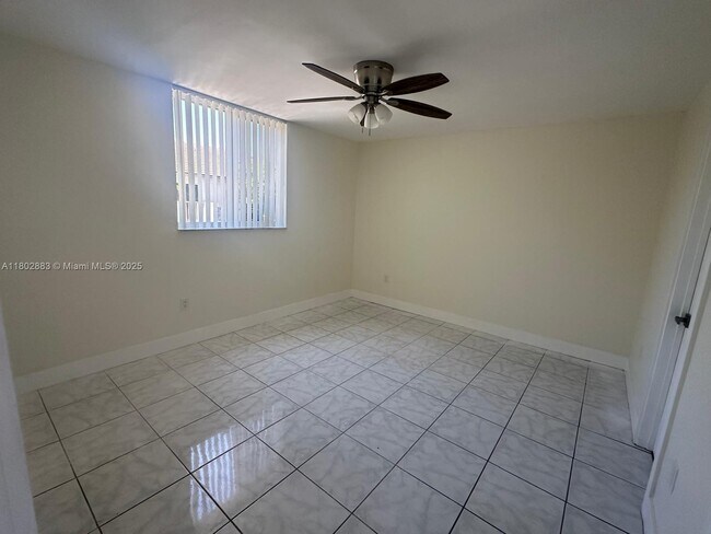 Building Photo - 10090 NW 80th Ct