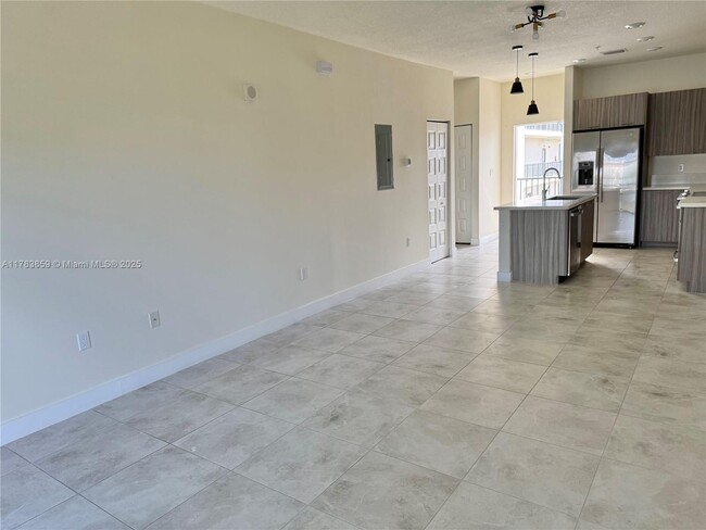 Building Photo - 4636 NW 84th Ave