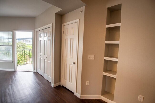 Building Photo - 2320 Gracy Farms Ln