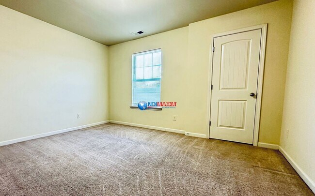 Building Photo - Spacious 4-bedroom house in Lawrenceville