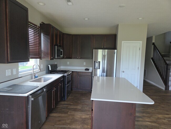 Building Photo - 6011 Aspen Meadow Dr