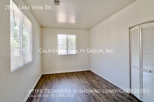Building Photo - 2856 Lake View Dr
